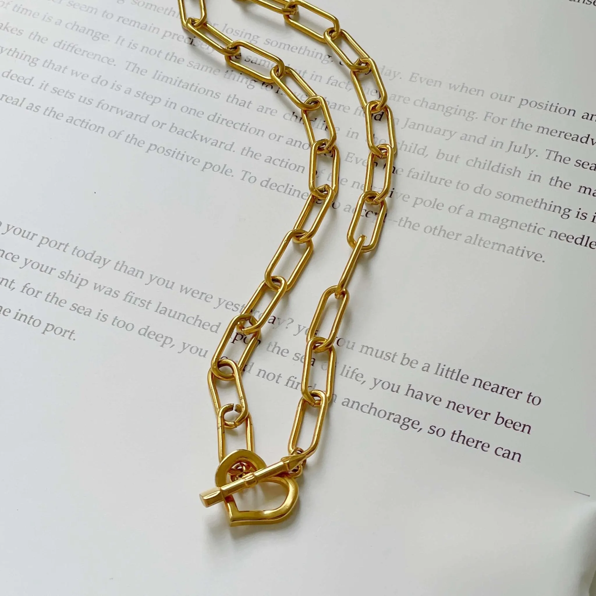 Love Toggle Oval Link Necklace Gold