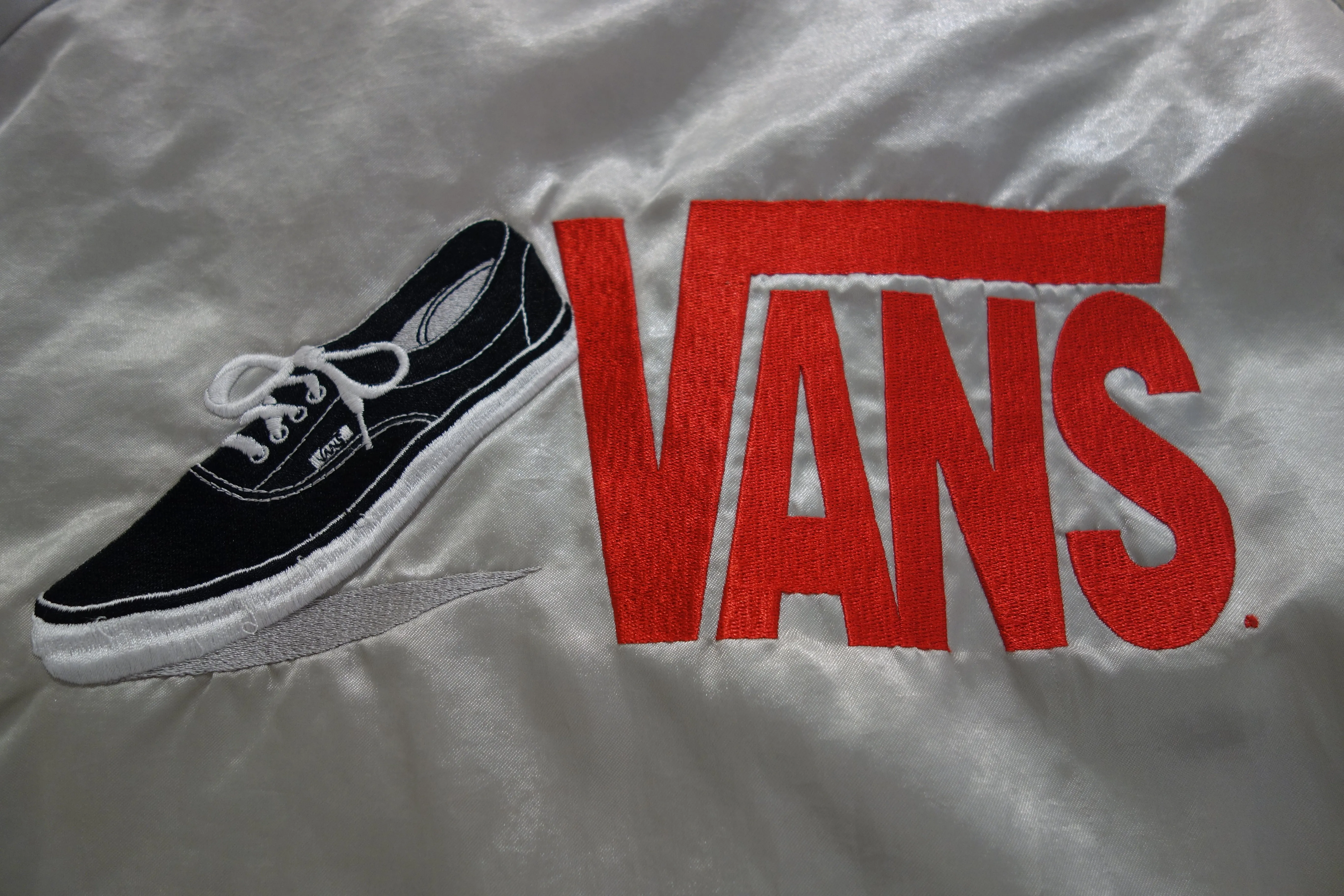 vintage van's silver era jacket ~ XL