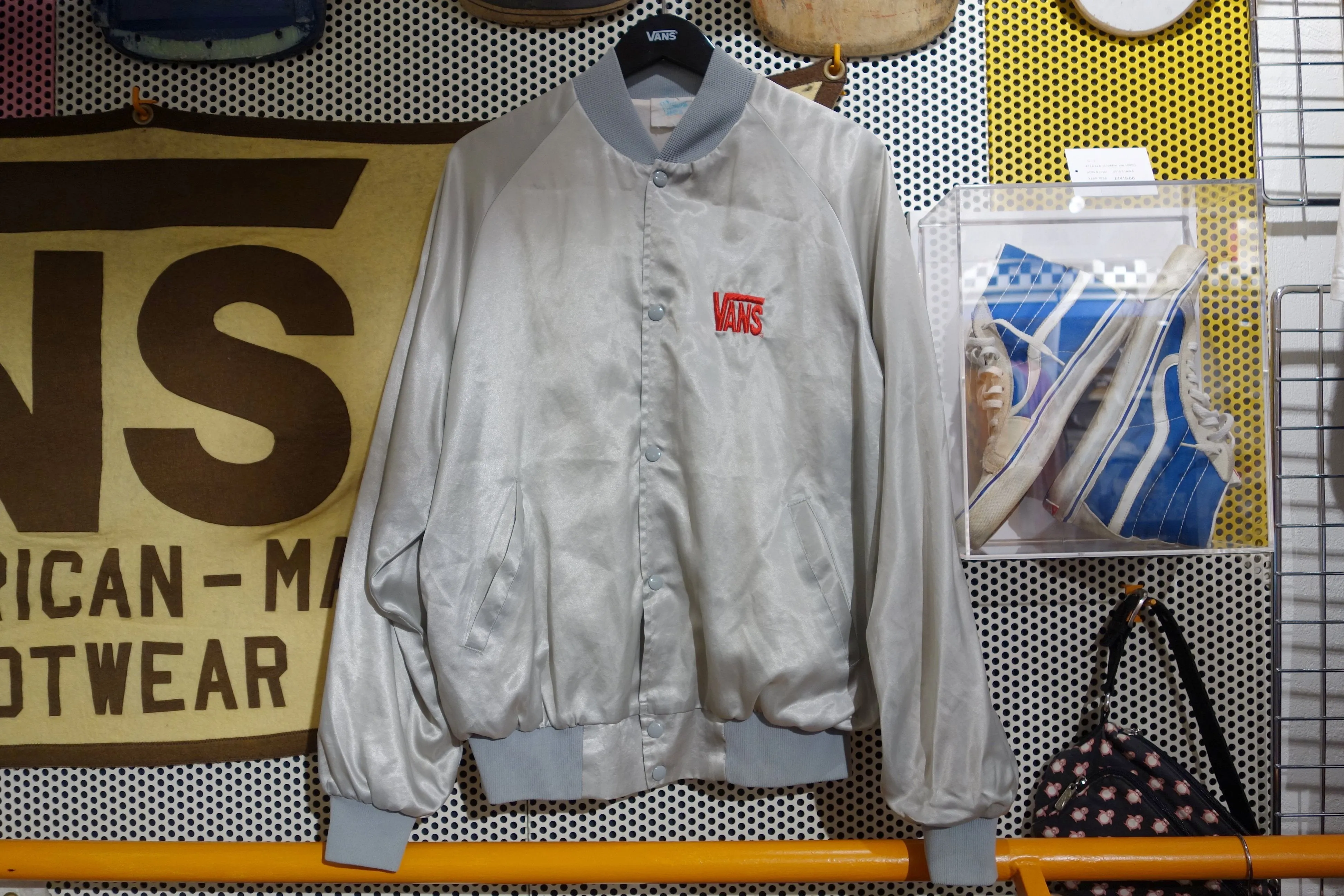 vintage van's silver era jacket ~ XL